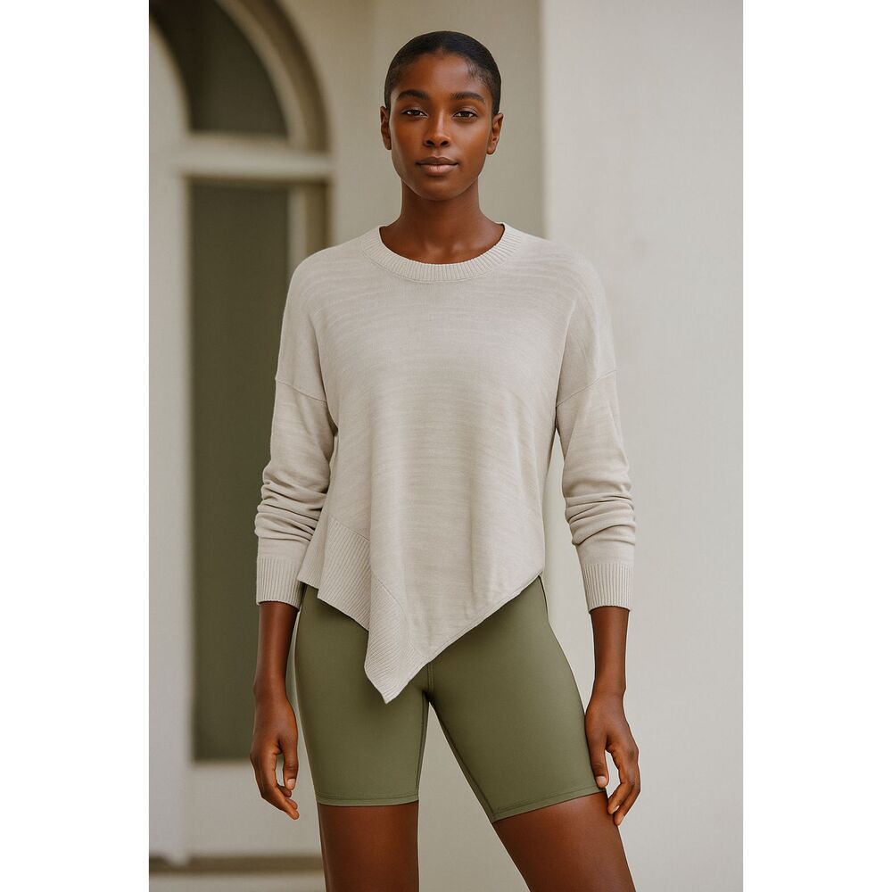 Skin World Wide Asymmetrical Hem Sweater in Creamy Beige M